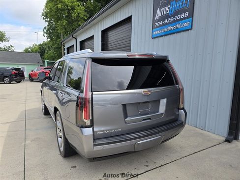 Used 2019 Cadillac Escalade Premium Luxury RWD image 22