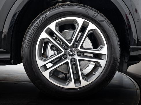 Used 2025 Audi Q5 Premium w/ Convenience Package AWD/4WD image 23