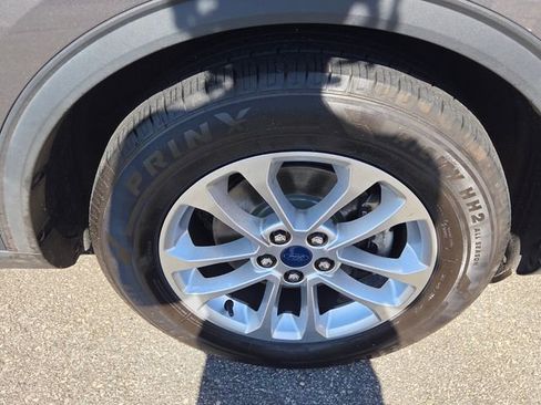 Used 2022 Ford Escape SE w/ Convenience Package FWD image 16