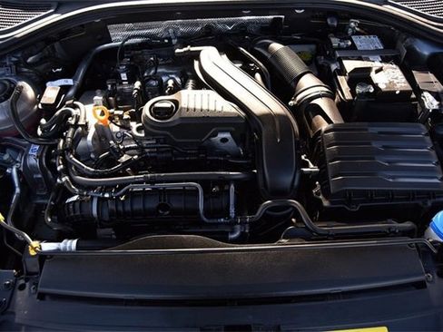 Certified 2024 Volkswagen Jetta SE w/ Panoramic Sunroof Package image 25