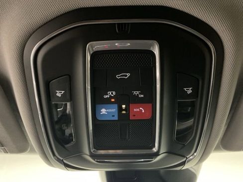 Used 2021 Jeep Grand Cherokee L Limited image 19