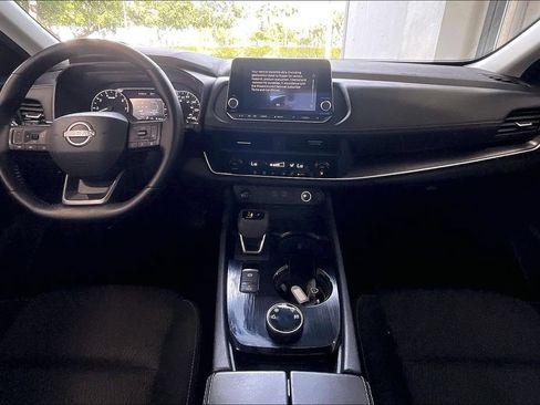 Used 2025 Nissan Rogue SV AWD/4WD image 6
