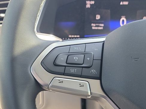 Certified 2023 Volkswagen Tiguan SE FWD image 19