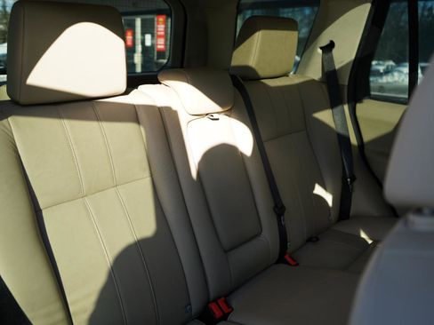 Used 2013 Land Rover LR2 image 61