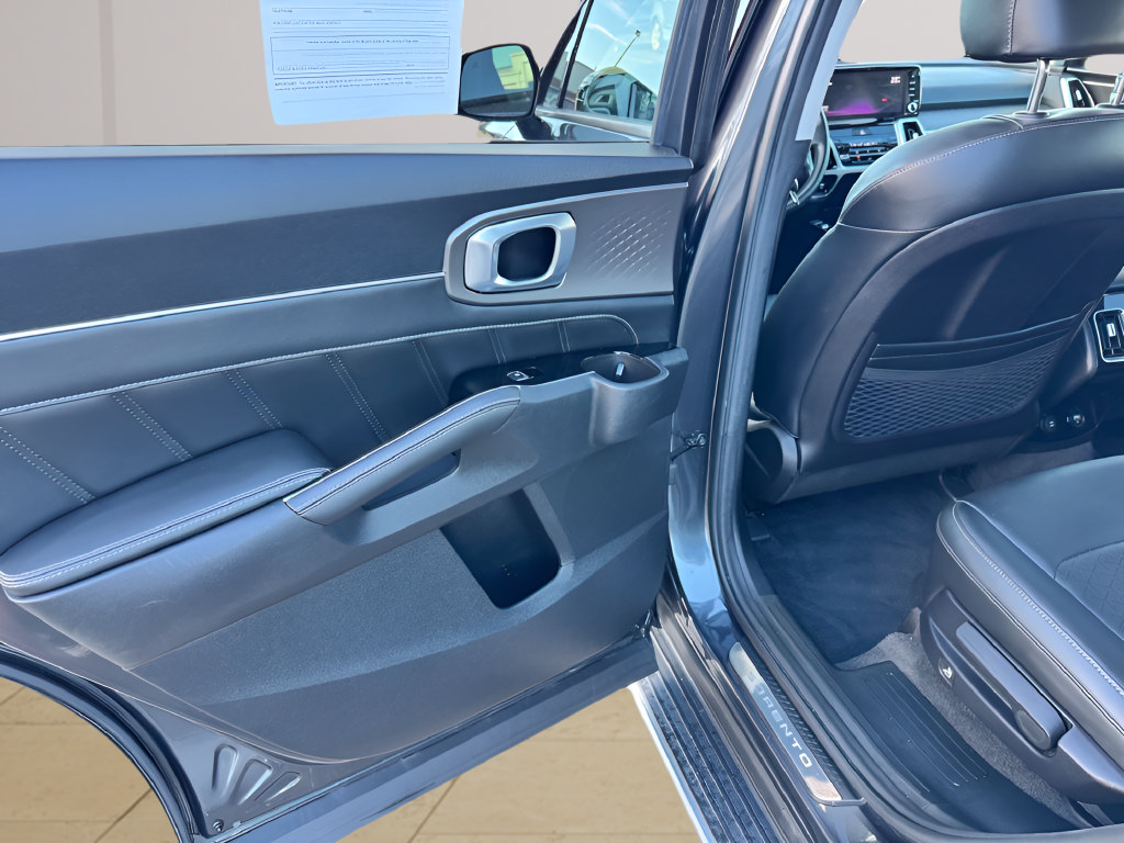 Used 2022 Kia Sorento SX AWD/4WD image 31