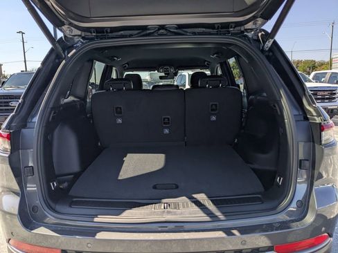 New 2026 Jeep Grand Cherokee Altitude image 14