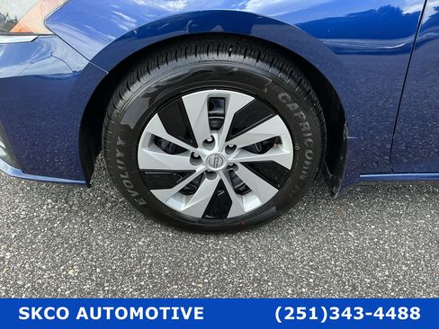 Used 2024 Nissan Altima 2.5 S FWD image 9