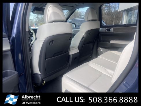 Used 2025 Hyundai Santa Fe Limited image 12