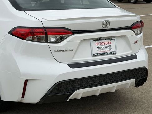 Used 2020 Toyota Corolla SE FWD image 6