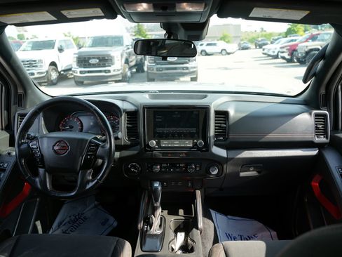 Used 2023 Nissan Frontier 4x4 Crew Cab image 9