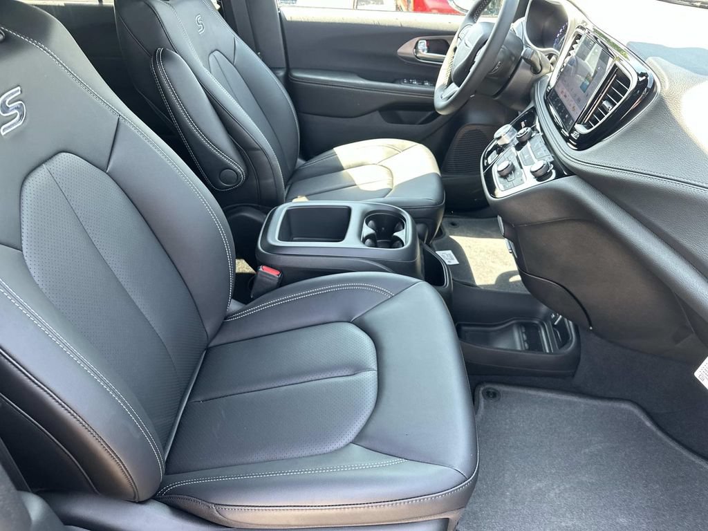 New 2026 Chrysler Pacifica Select w/ S Appearance Package FWD image 13