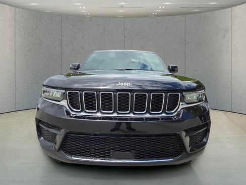 New 2026 Jeep Grand Cherokee Laredo X RWD image 2