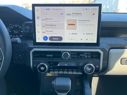 Used 2024 Toyota Tacoma Limited w/ Limited Package (LT) image 25