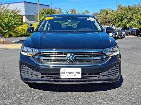 Used 2024 Volkswagen Jetta S image 2