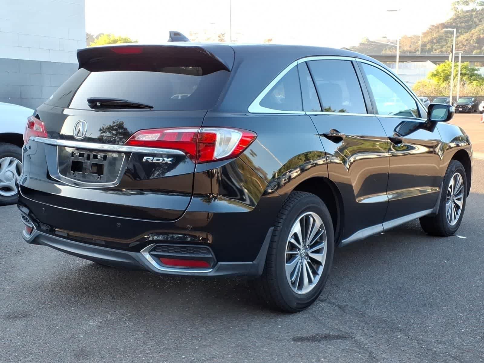 Used 2017 Acura RDX w/ Advance Package FWD image 4