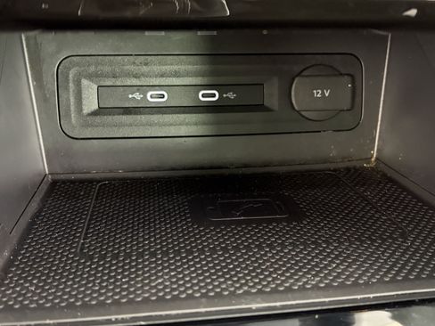 Used 2023 Volkswagen Atlas SE w/ Panoramic Sunroof Package FWD image 24