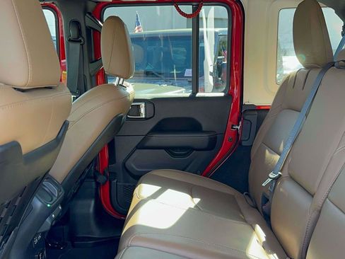 Used 2021 Jeep Wrangler Unlimited Rubicon 4xe w/ Dual Top Group image 10