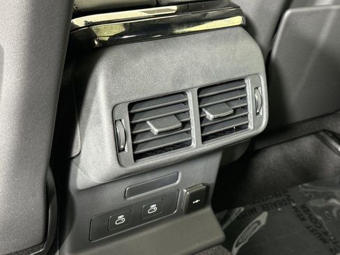 Certified 2025 Land Rover Range Rover Velar Dynamic SE image 30