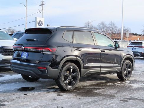 New 2026 Volkswagen Taos SE AWD/4WD image 3