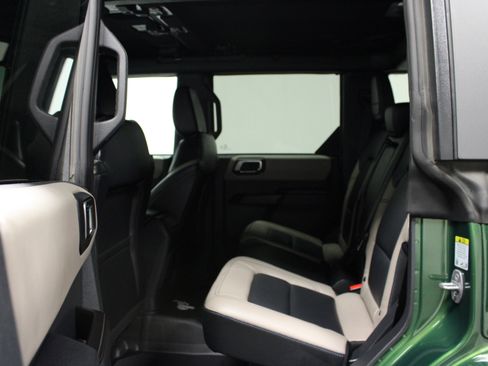 Used 2024 Ford Bronco Wildtrak image 13