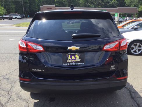 Used 2020 Chevrolet Equinox LS w/ LS Convenience Package AWD/4WD image 9