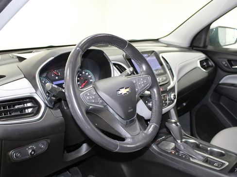 Used 2020 Chevrolet Equinox Premier image 18