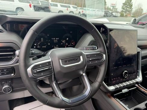 Certified 2025 GMC Yukon Denali AWD/4WD image 19