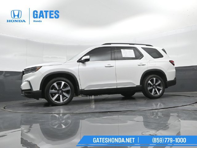 Certified 2025 Honda Pilot Touring image 37