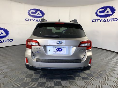 Used 2017 Subaru Outback 2.5i Limited AWD/4WD image 4