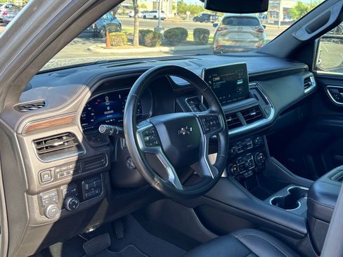 Used 2023 Chevrolet Suburban Z71 w/ Luxury Package AWD/4WD image 19