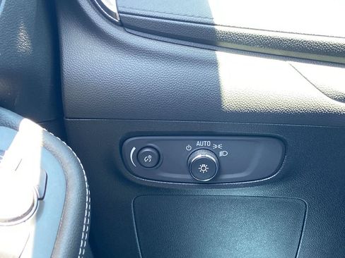 Used 2025 Buick Encore GX Preferred FWD image 13