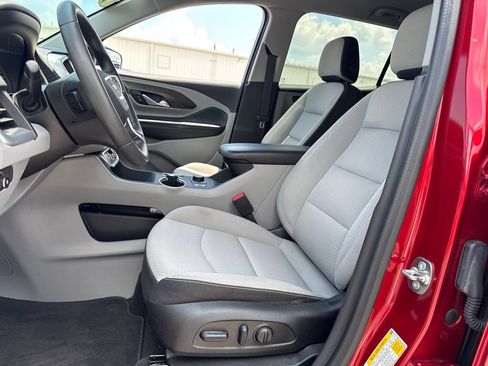 Used 2024 GMC Terrain SLE w/ Driver Convenience Package FWD image 16