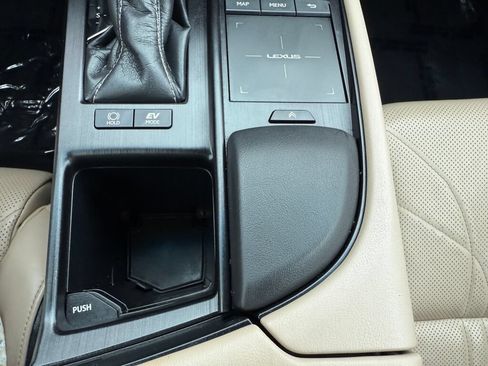 Used 2020 Lexus ES 300h w/ Accessory Package 2 FWD image 24