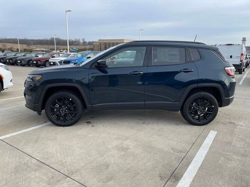 New 2026 Jeep Compass Latitude AWD/4WD image 2