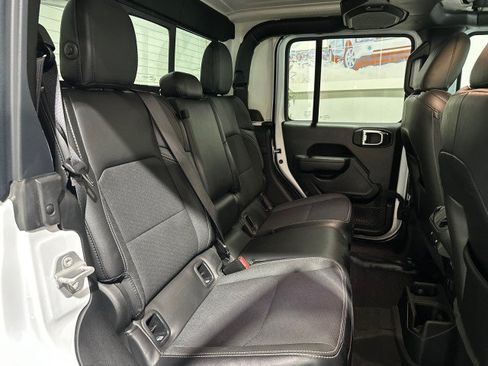 Used 2023 Jeep Gladiator Sport AWD/4WD image 49