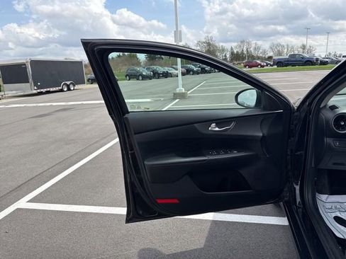 Used 2019 Kia Forte LXS image 13