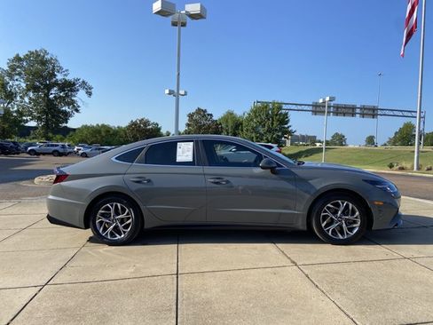 Used 2023 Hyundai Sonata SEL FWD image 3