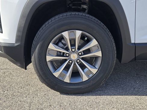 New 2026 Chevrolet Equinox LT w/ Convenience Package II FWD image 12