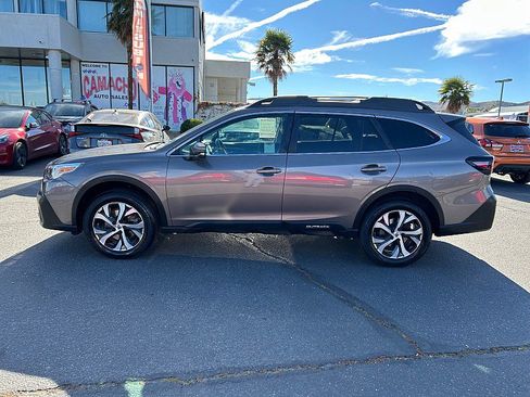 Used 2022 Subaru Outback Limited image 9
