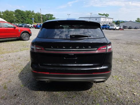 Used 2021 Lincoln Nautilus AWD image 4