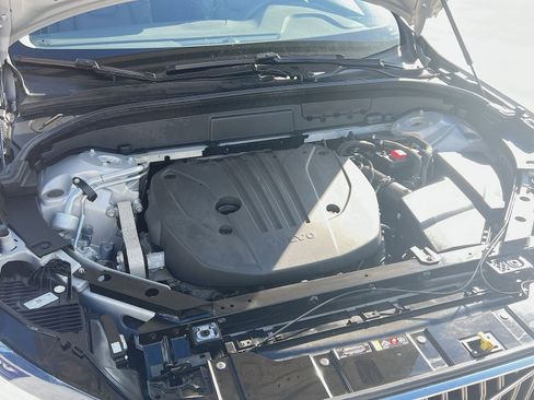 Used 2023 Volvo XC60 B5 Plus w/ Climate Package image 28