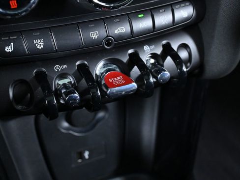 Certified 2024 MINI Cooper 2-Door Hardtop image 18