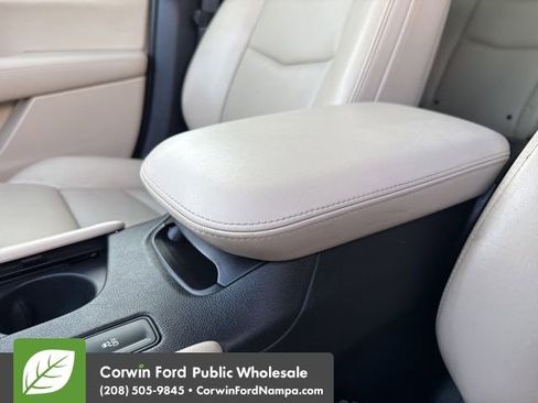 Used 2017 Cadillac XT5 FWD image 23