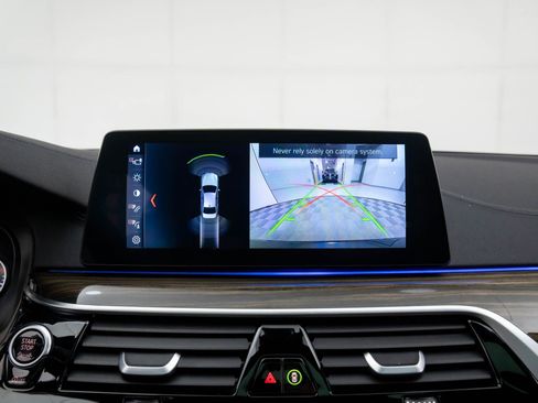 Used 2018 BMW 540i xDrive image 25