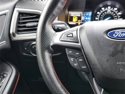 Certified 2022 Ford Edge ST-Line image 28