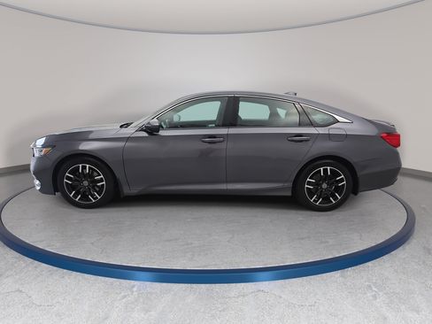 Used 2018 Honda Accord Sport image 8
