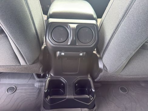 Used 2024 Jeep Wrangler Unlimited Sport AWD/4WD image 32