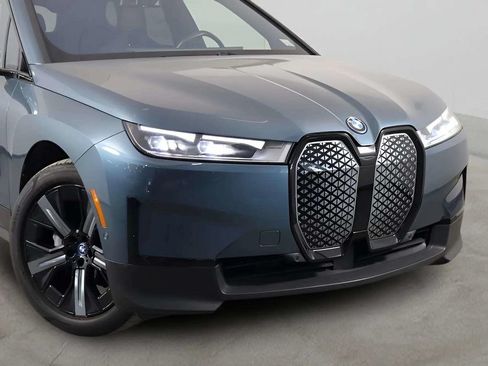 Used 2023 BMW iX xDrive50 AWD/4WD image 39