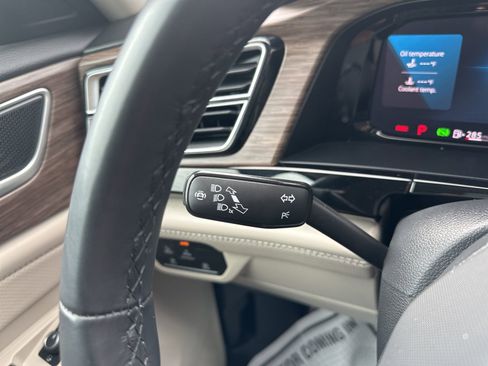 Certified 2024 Volkswagen Atlas SEL Premium R-Line image 19