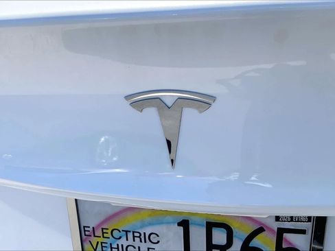 Used 2023 Tesla Model 3 Standard Range RWD image 7